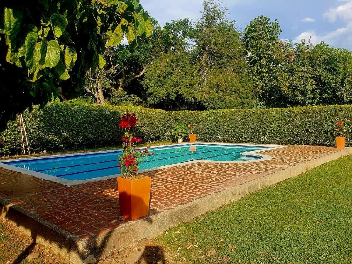Finca Hacienda El Castillo Santa Fe De Antioquia Exterior photo